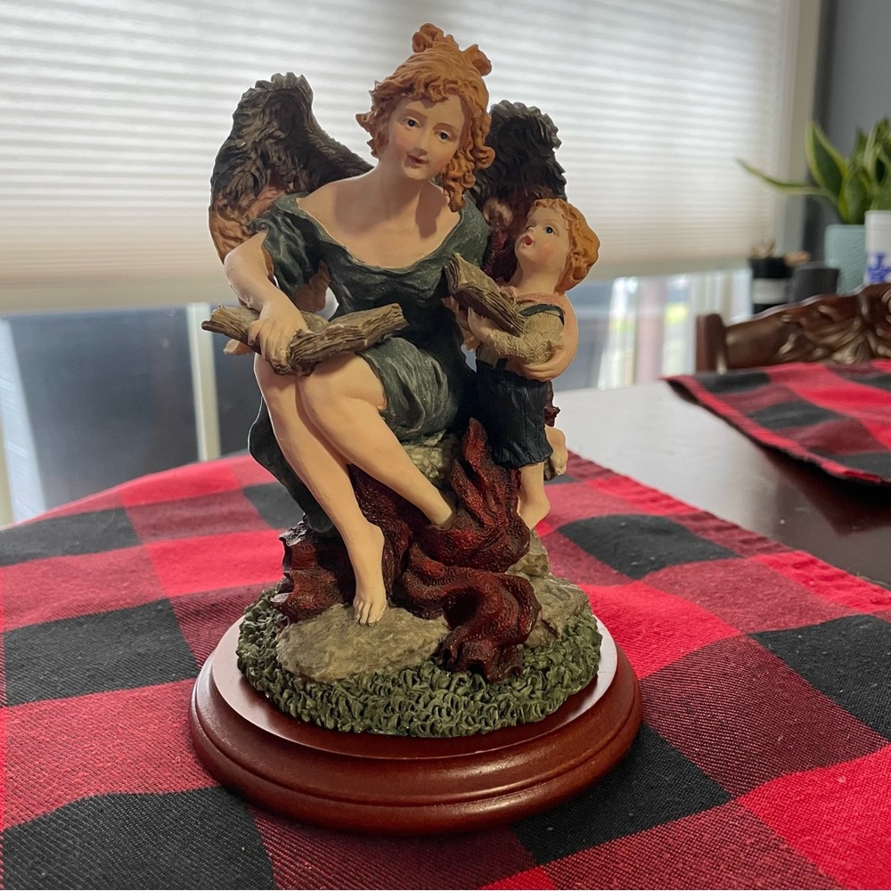 Angel & Cherub singing Carols or Hymns